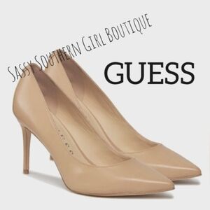 ⭐⭐ Guess nude leather wood heel pumps